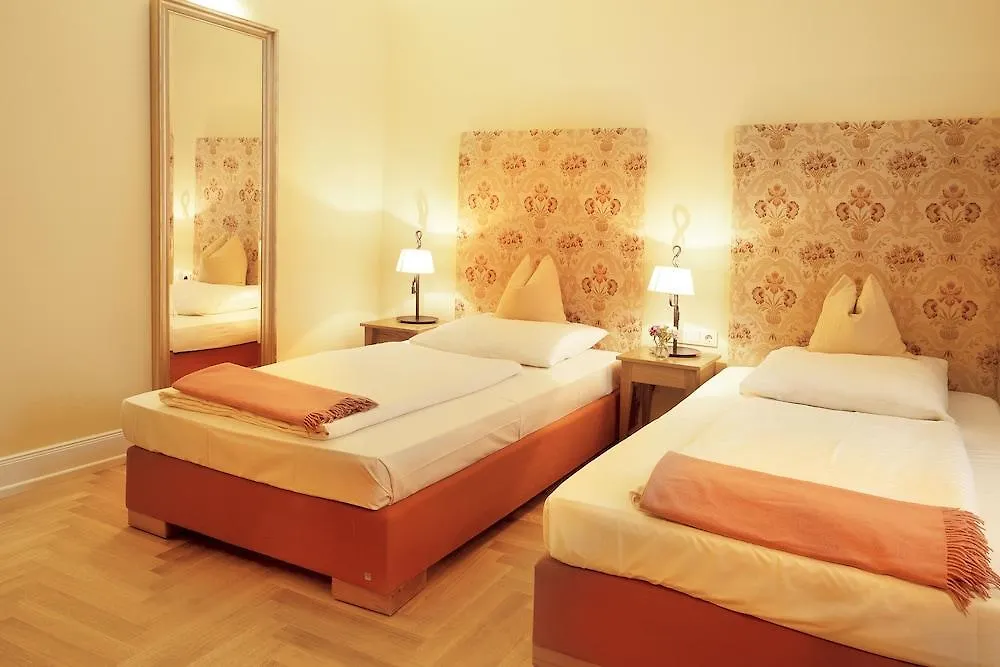 ***  Hotel Villa Florentina Frankfurt am Main Németország